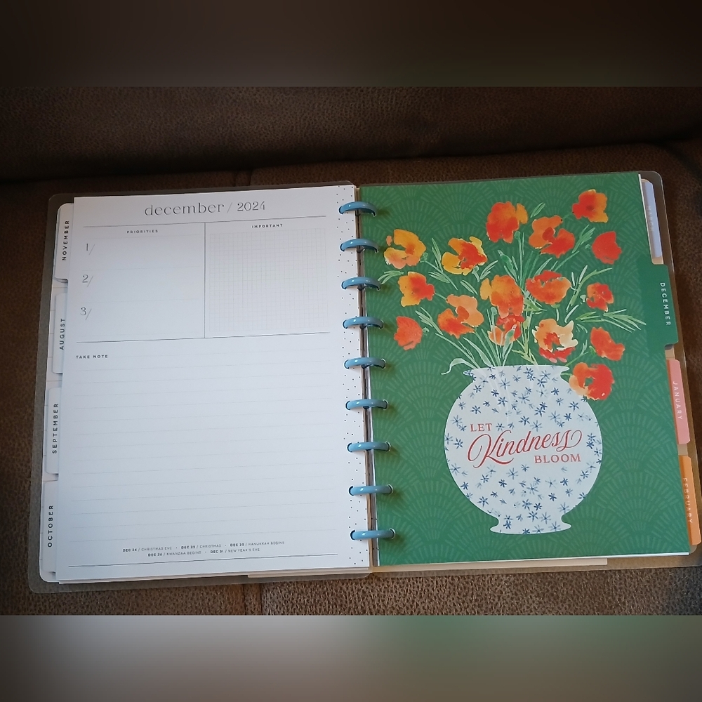The Happy Planner classic sized 12 month planner Fresh Kitchen Flowers - Picture 10 of 16